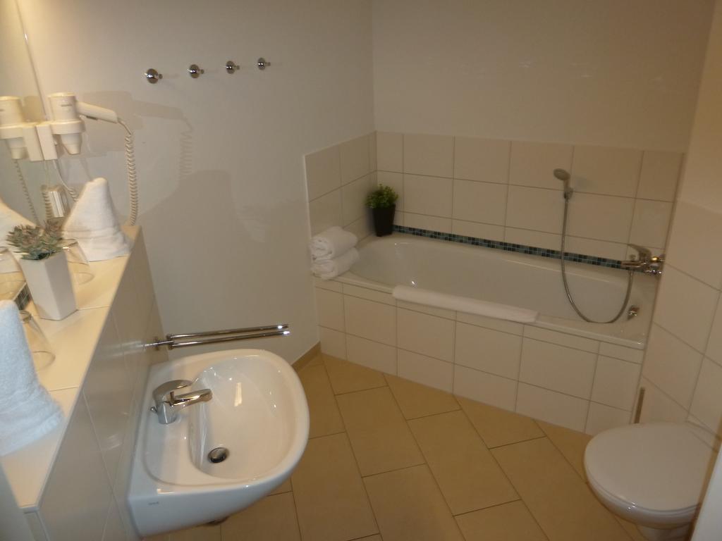 Hotel Goor Und Apartmenthaus เลาเทอร์บาค ภายนอก รูปภาพ